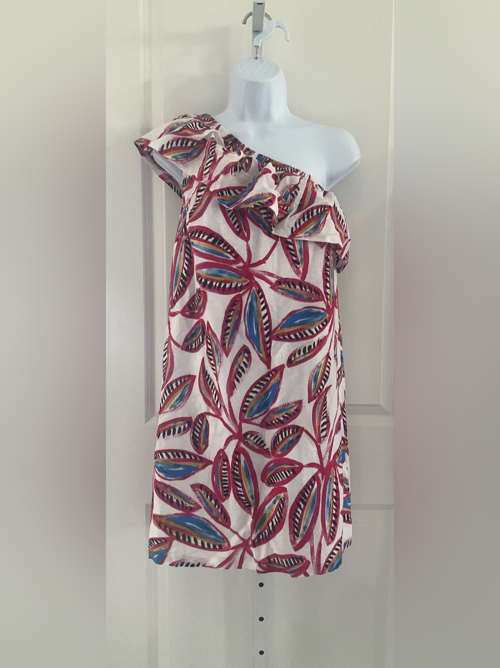J Crew Pink Multi One Shoulder Floral Linen Blend Ruffle Dress.
Size XS.